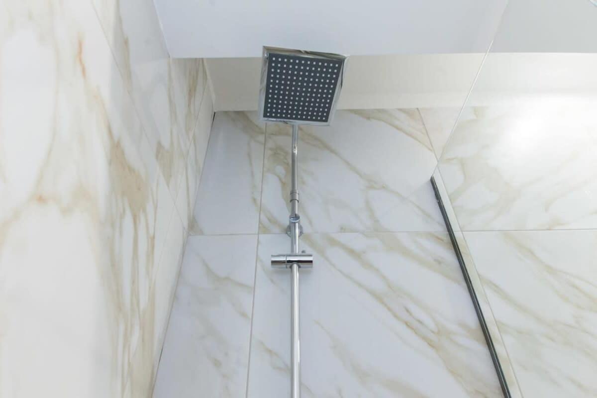 Brand New Urban Getaway Next To Megaro Mousikis Apartment Athena Bagian luar foto