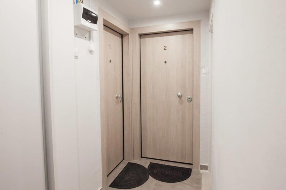 Brand New Urban Getaway Next To Megaro Mousikis Apartment Athena Bagian luar foto